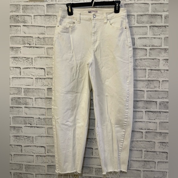 SO Denim - Women’s SO white balloon high rise frayed ankle jeans- size 9
